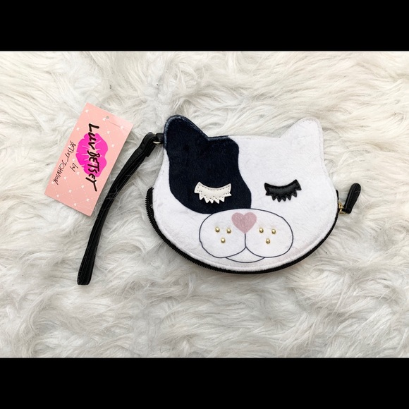 Betsey Johnson Handbags - 🎉HP🎉🆕Betsey Johnson cat wristlet